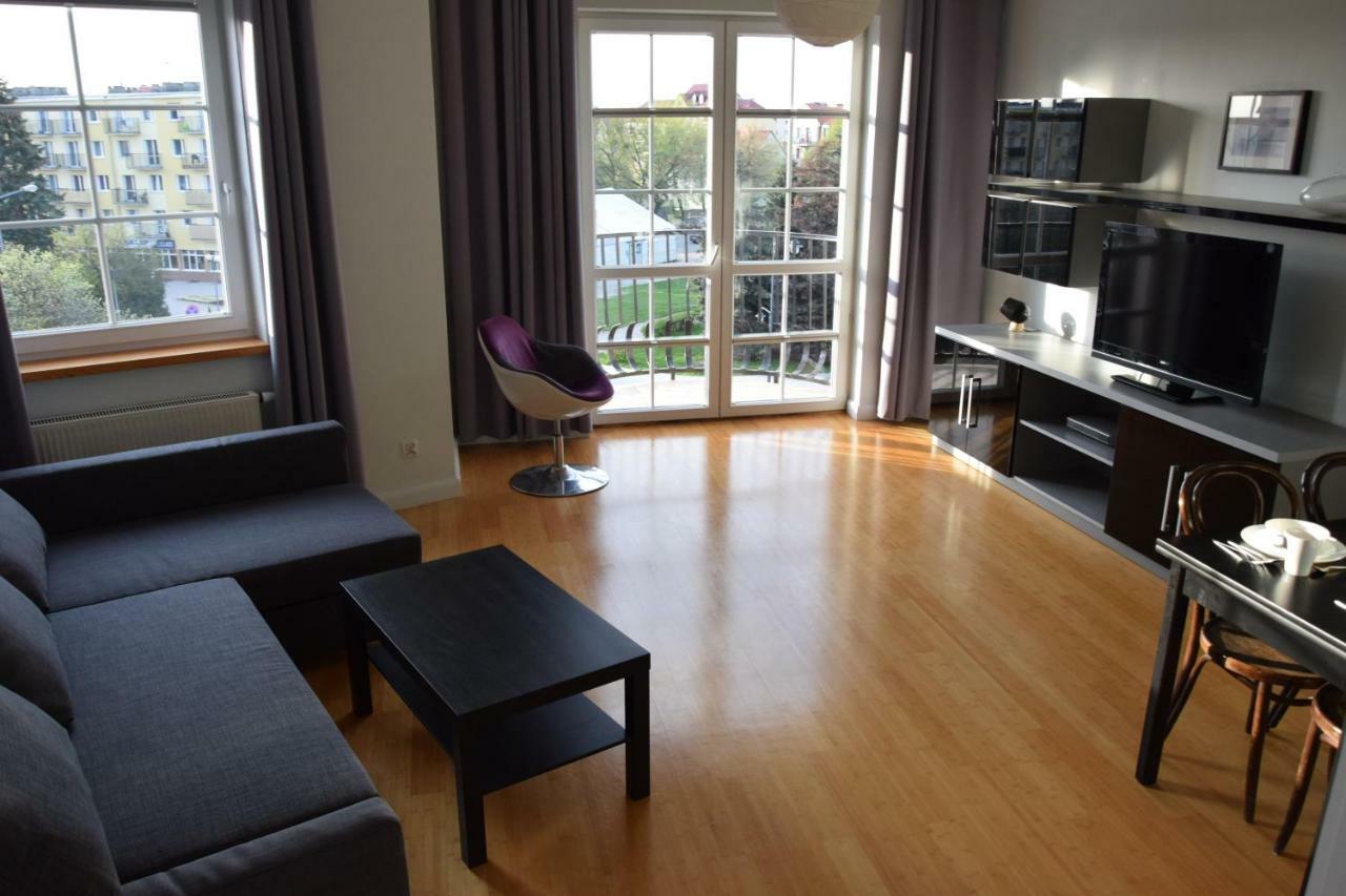 Apartament Rodzinny W Centrum ギジツコ エクステリア 写真