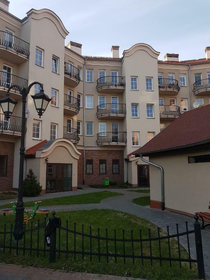 Apartament Rodzinny W Centrum ギジツコ エクステリア 写真